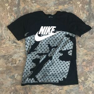 Nike Graphic Black & White Tee